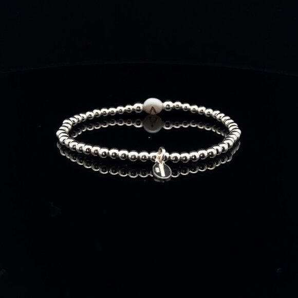 925 Sterling Silver Beaded Stretch Stacking Bracelet MOP Letter Initial V - Picture 5 of 6